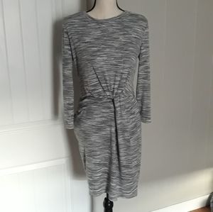 Twist front detailed long sleeve dress